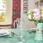 Corner House Semesterbostad Grinton