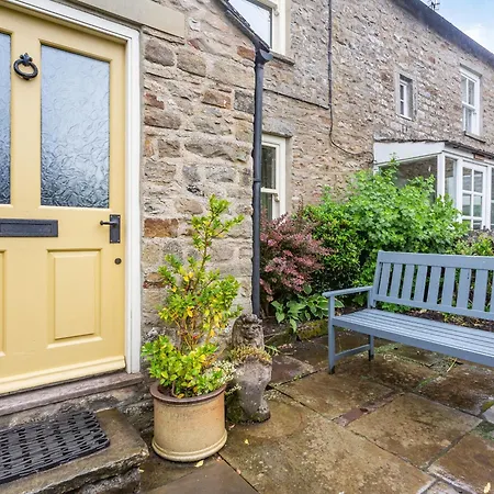 Corner House * Grinton