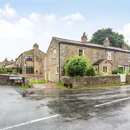 Corner House * Grinton