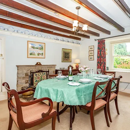 Corner House Semesterbostad *