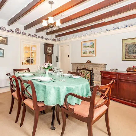 Semesterbostad Corner House *