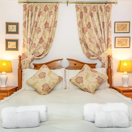 Holiday home Corner House